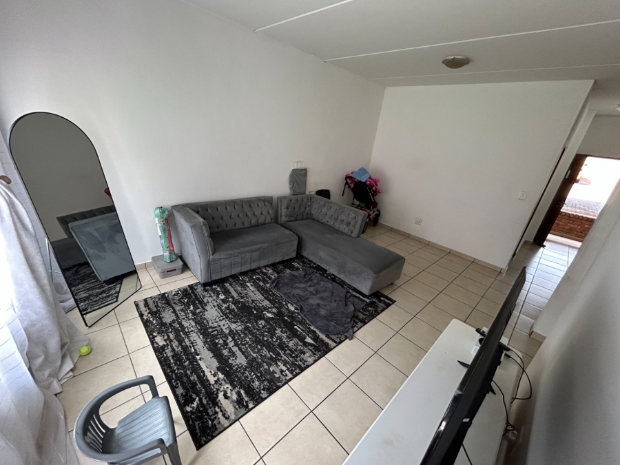 2 Bedroom Property for Sale in Grand Central Gauteng