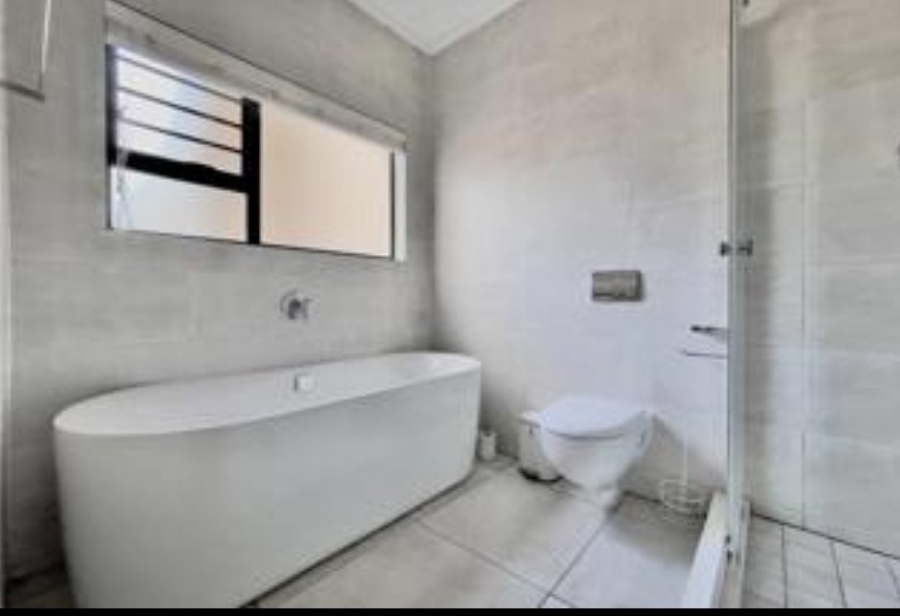 2 Bedroom Property for Sale in Waterfall Gauteng
