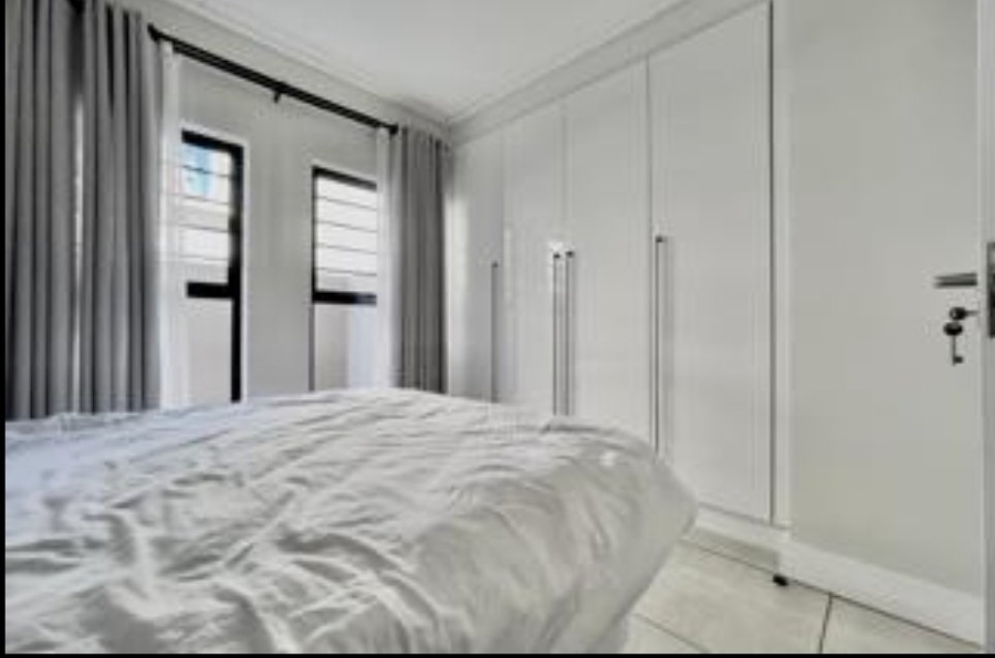 2 Bedroom Property for Sale in Waterfall Gauteng