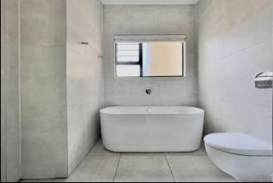 2 Bedroom Property for Sale in Waterfall Gauteng