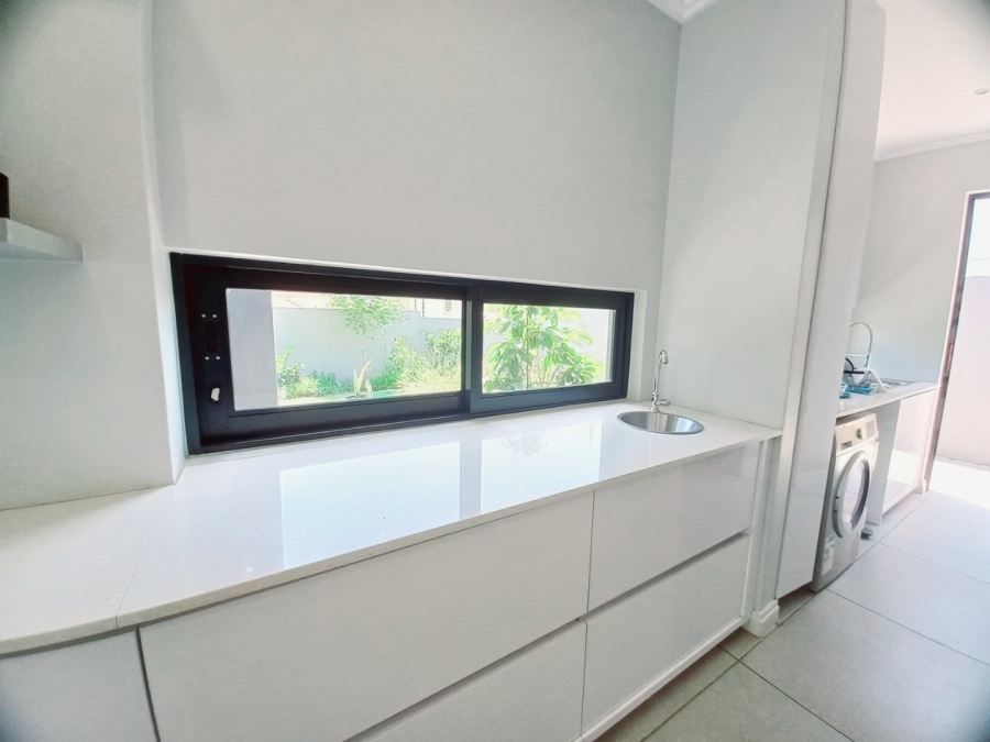  Bedroom Property for Sale in Morningside Manor Gauteng