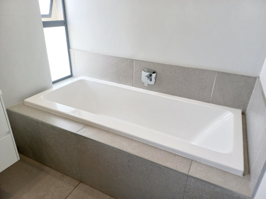  Bedroom Property for Sale in Morningside Manor Gauteng