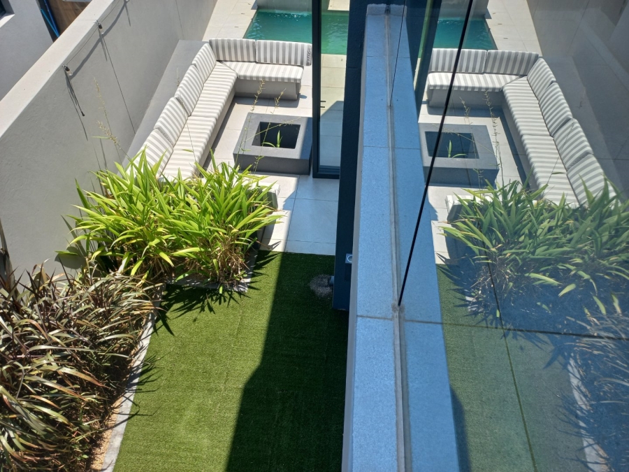  Bedroom Property for Sale in Morningside Manor Gauteng