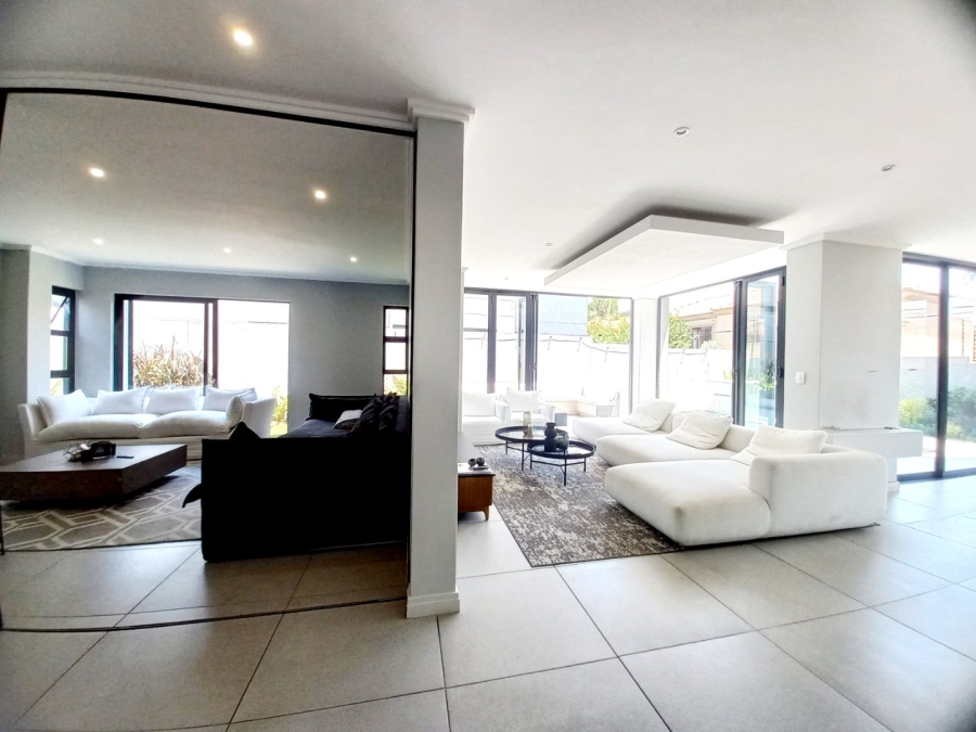  Bedroom Property for Sale in Morningside Manor Gauteng