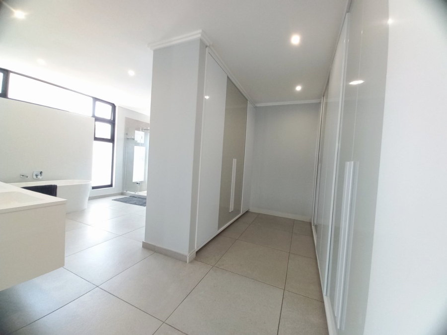  Bedroom Property for Sale in Morningside Manor Gauteng