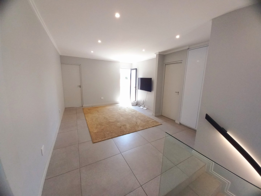  Bedroom Property for Sale in Morningside Manor Gauteng