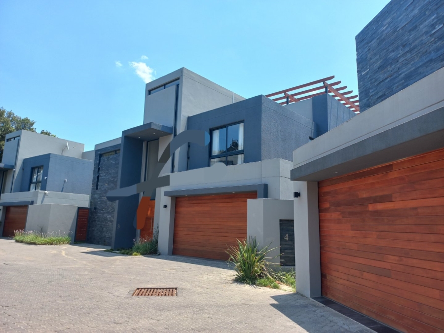  Bedroom Property for Sale in Morningside Manor Gauteng