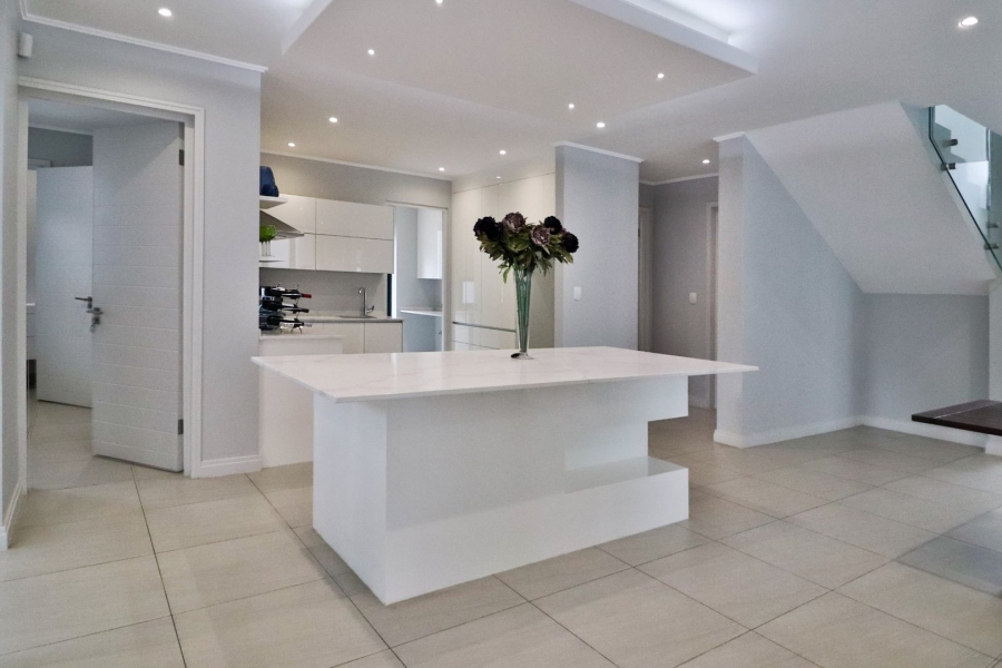  Bedroom Property for Sale in Sandown Gauteng