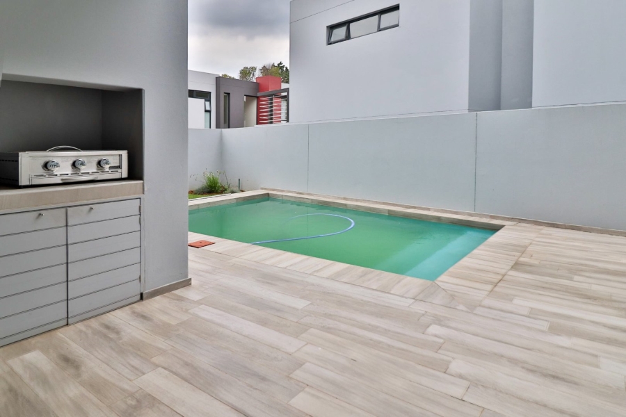  Bedroom Property for Sale in Sandown Gauteng