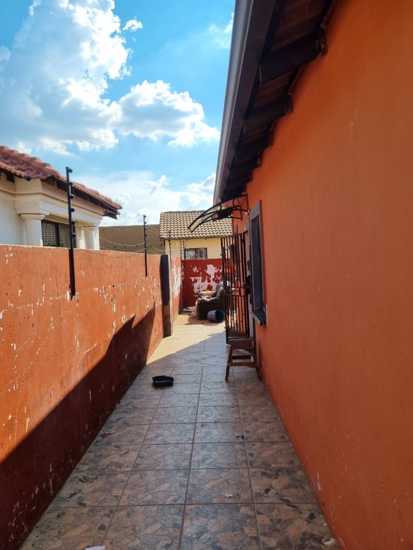 3 Bedroom Property for Sale in Windmill Park Gauteng