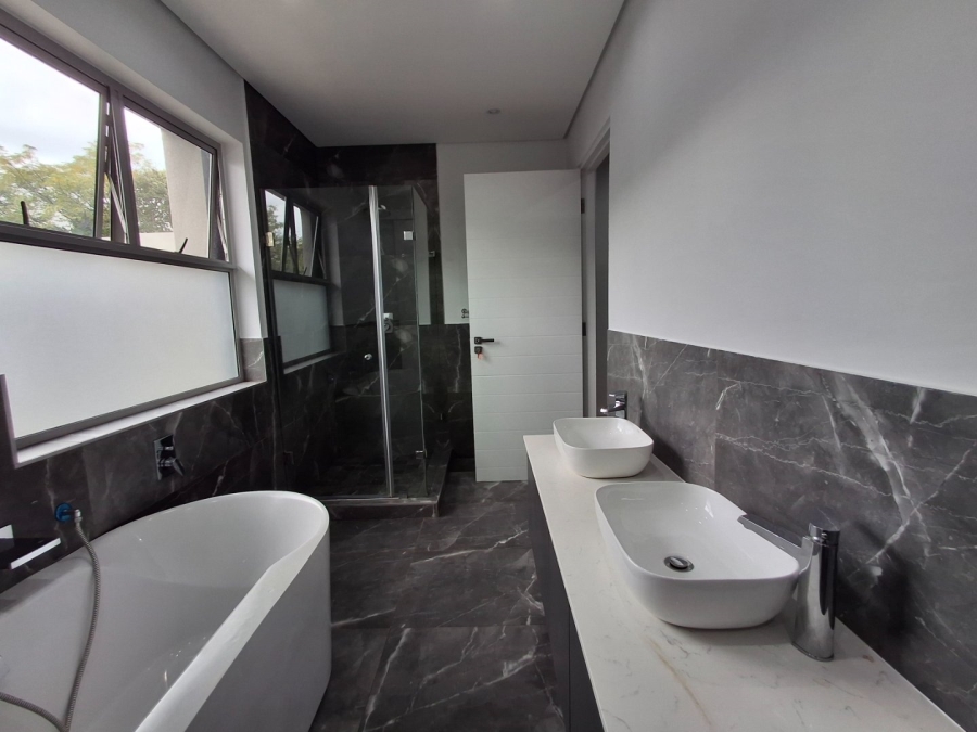 4 Bedroom Property for Sale in Morningside Manor Gauteng