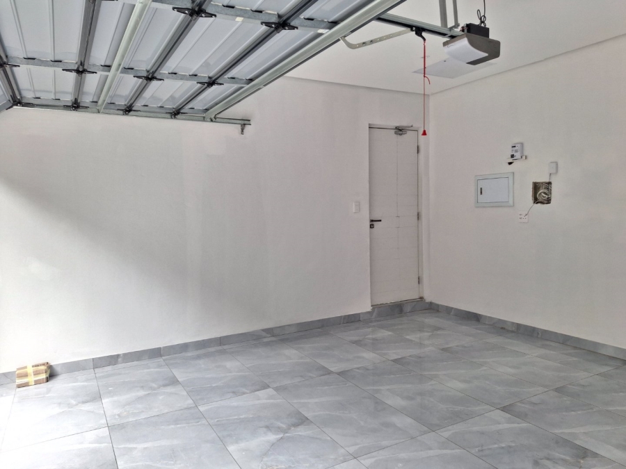 4 Bedroom Property for Sale in Morningside Manor Gauteng