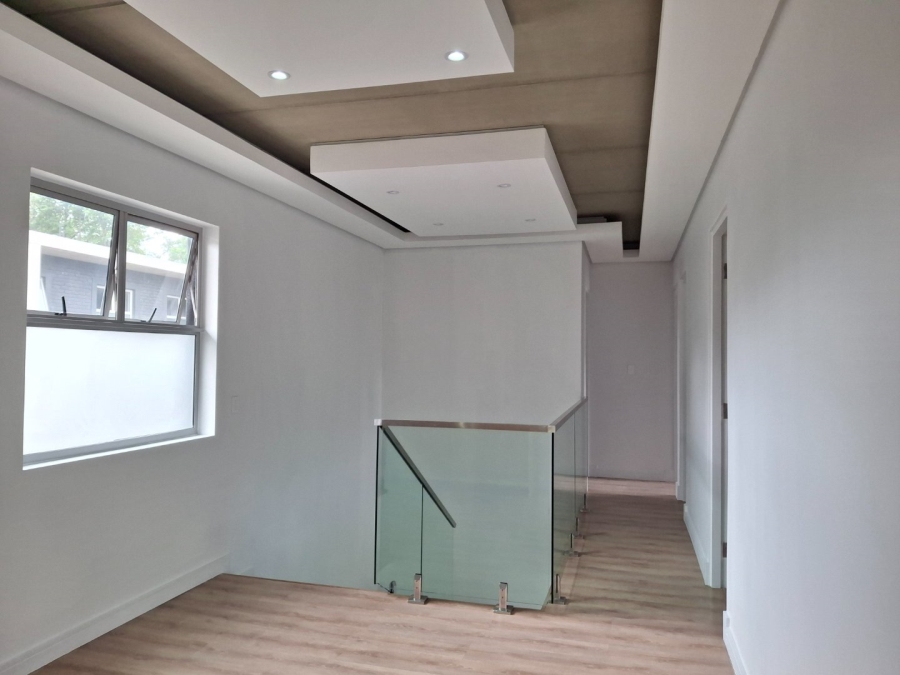 4 Bedroom Property for Sale in Morningside Manor Gauteng
