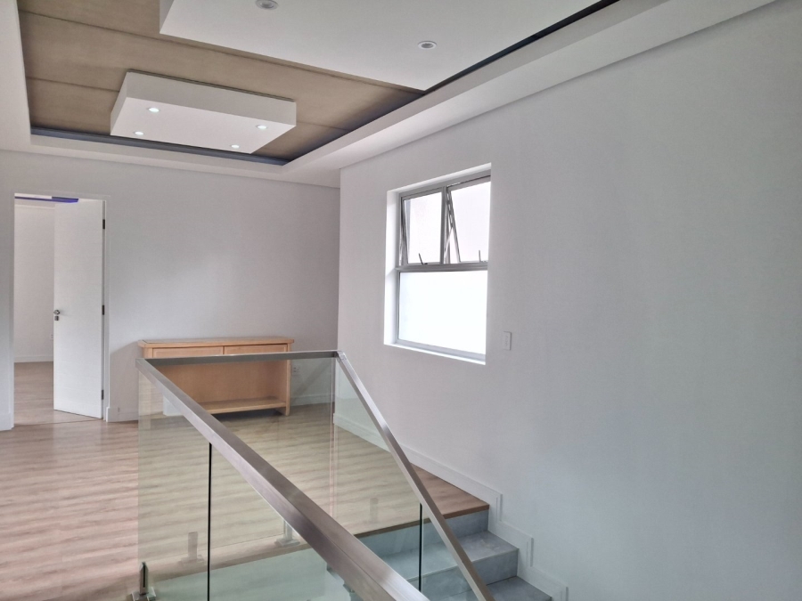 4 Bedroom Property for Sale in Morningside Manor Gauteng