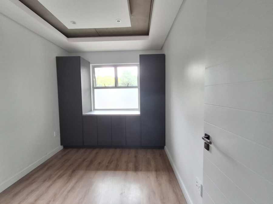 4 Bedroom Property for Sale in Morningside Manor Gauteng