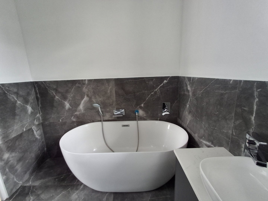 4 Bedroom Property for Sale in Morningside Manor Gauteng
