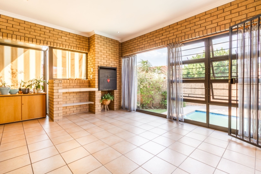 3 Bedroom Property for Sale in Equestria Gauteng