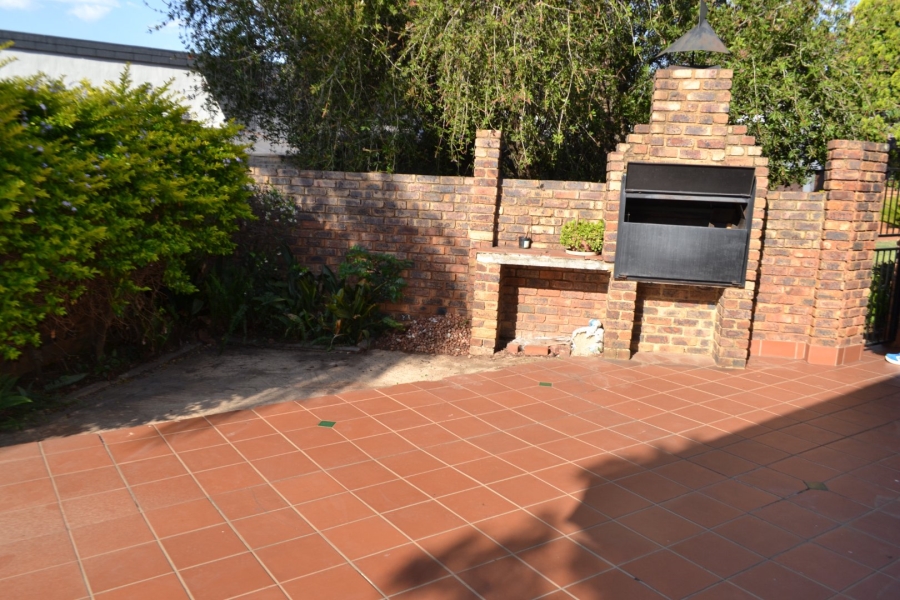 To Let 3 Bedroom Property for Rent in Moreleta Park Gauteng