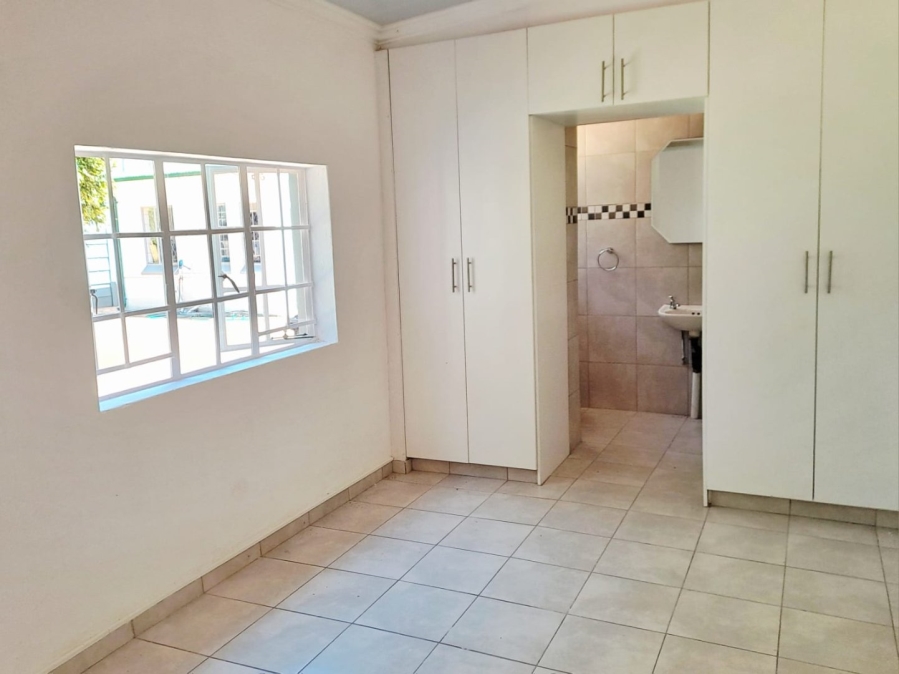 To Let 1 Bedroom Property for Rent in Norwood Gauteng
