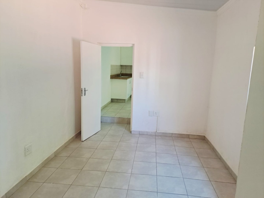 To Let 1 Bedroom Property for Rent in Norwood Gauteng