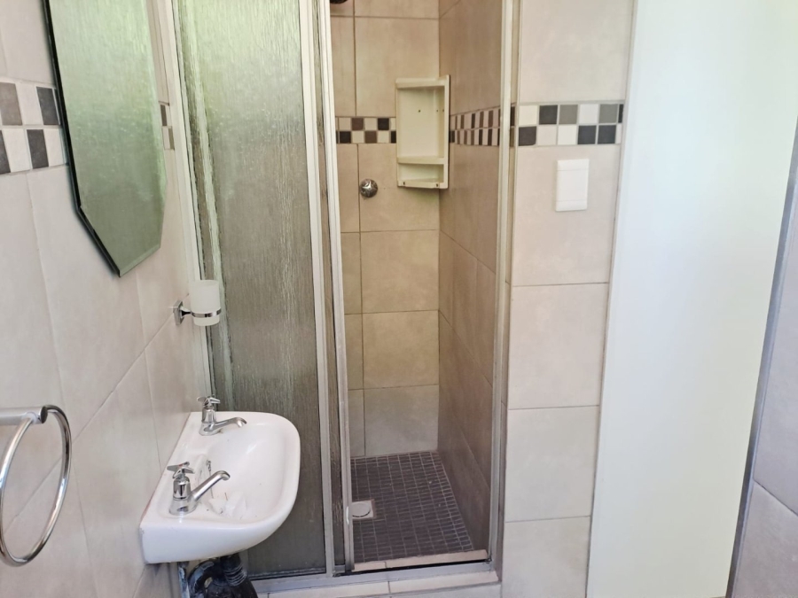 To Let 1 Bedroom Property for Rent in Norwood Gauteng