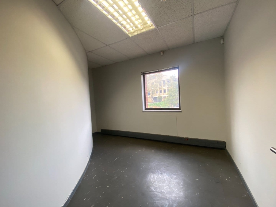  Bedroom Property for Sale in Vorna Valley Gauteng