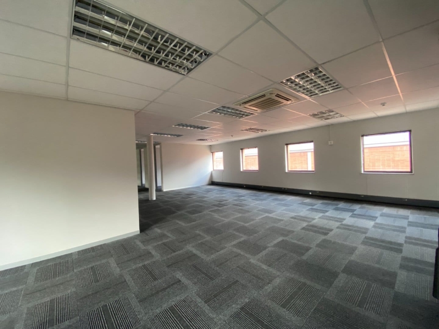  Bedroom Property for Sale in Vorna Valley Gauteng