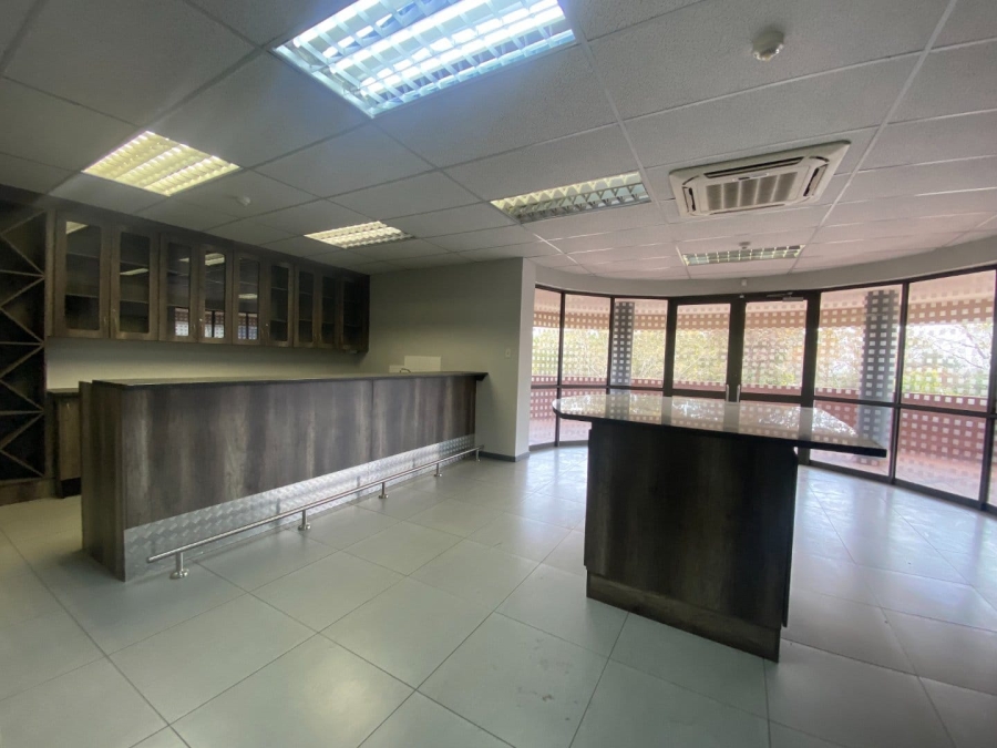  Bedroom Property for Sale in Vorna Valley Gauteng