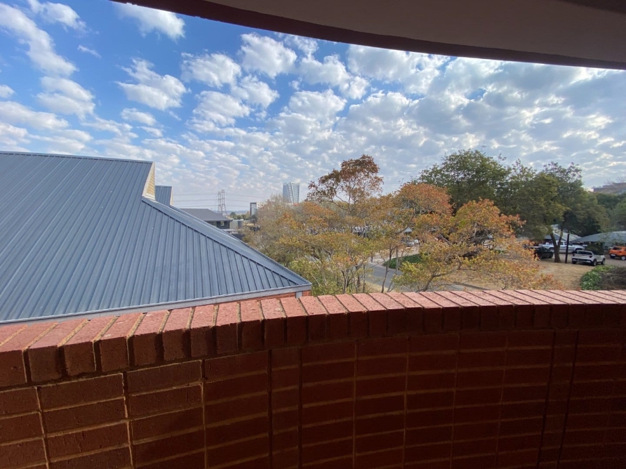  Bedroom Property for Sale in Vorna Valley Gauteng