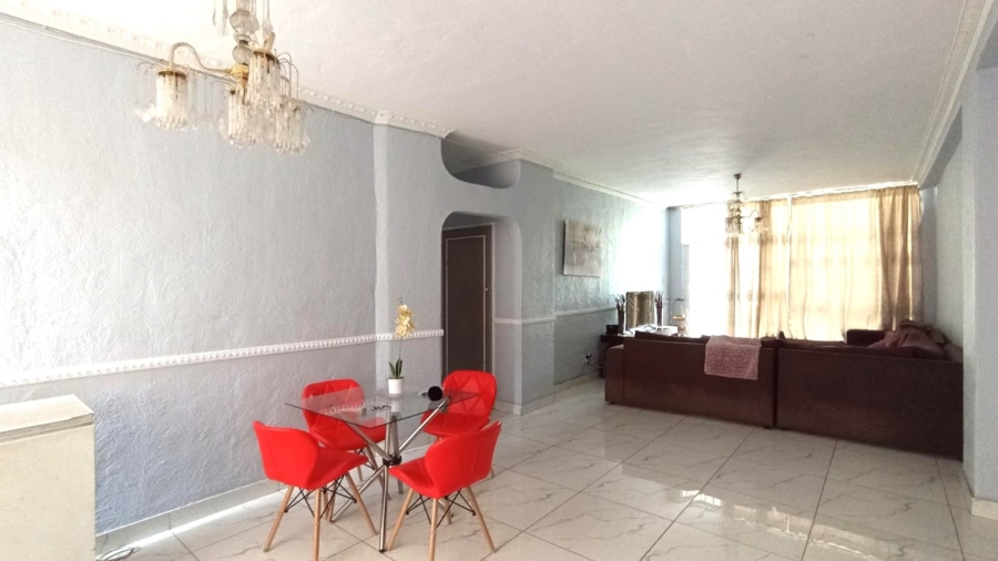 2 Bedroom Property for Sale in Bramley Park Gauteng