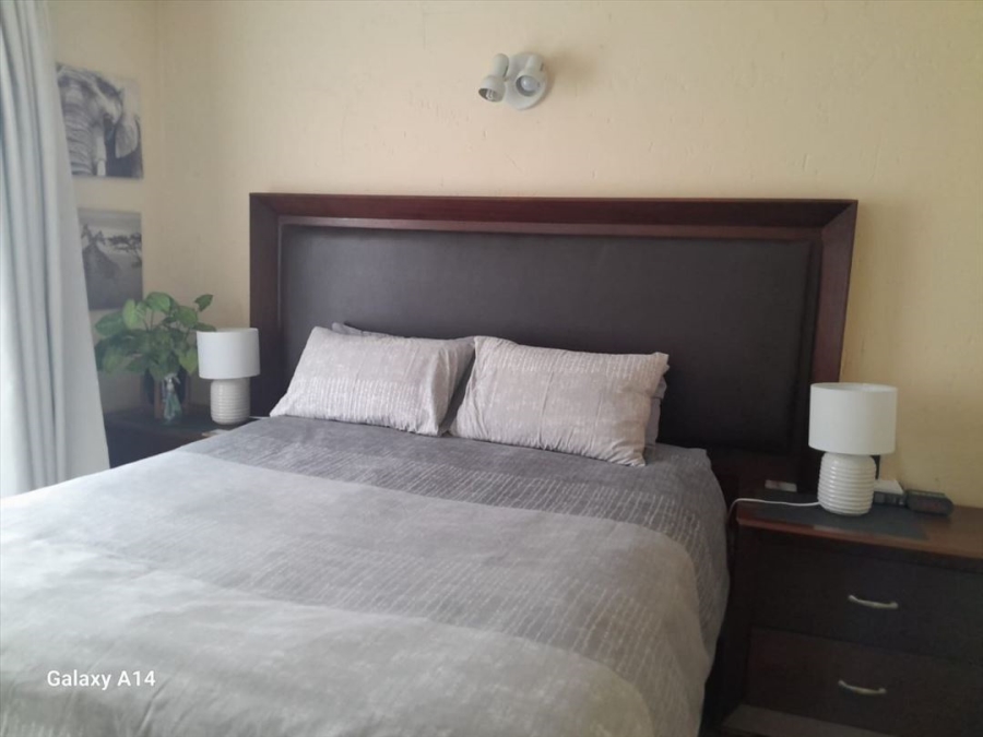 2 Bedroom Property for Sale in Chloorkop Gauteng