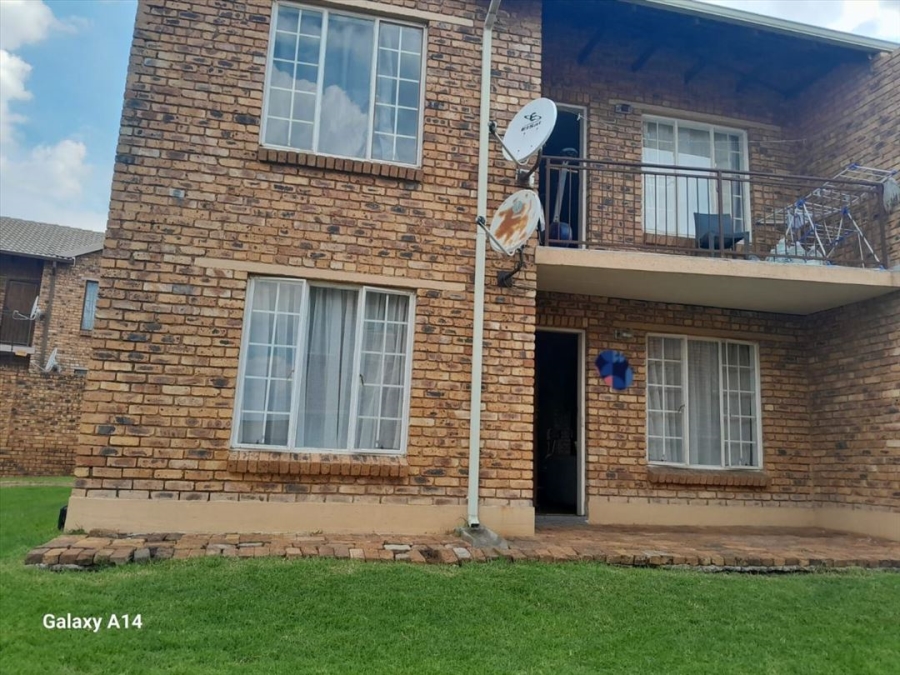 2 Bedroom Property for Sale in Chloorkop Gauteng