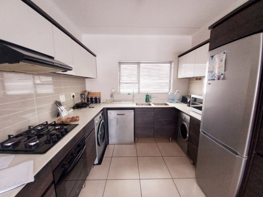 2 Bedroom Property for Sale in Greenstone Hill Gauteng