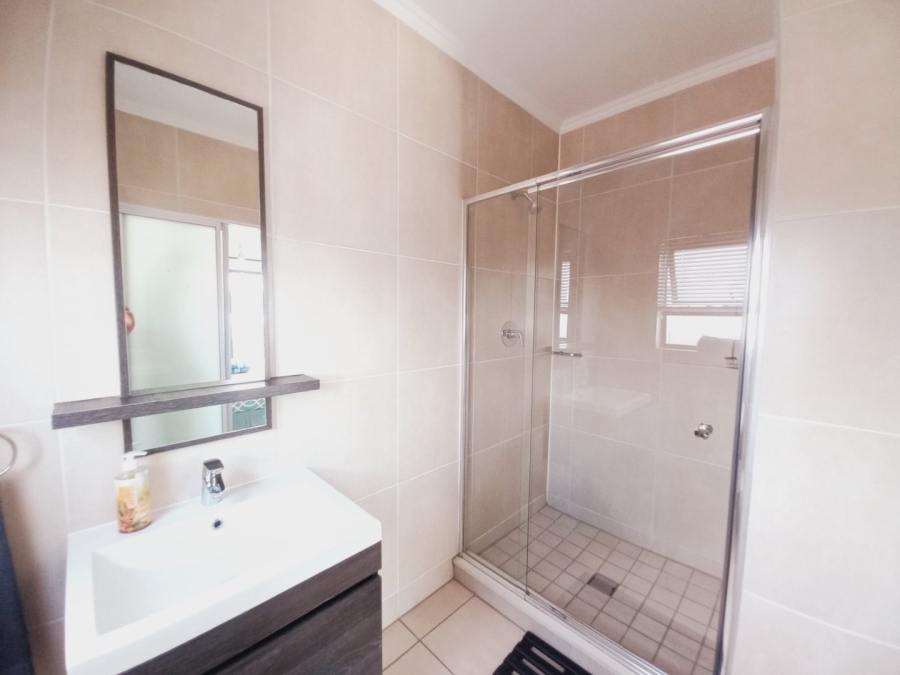 2 Bedroom Property for Sale in Greenstone Hill Gauteng