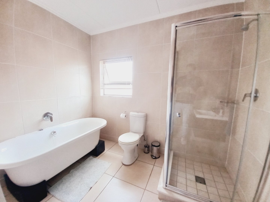 2 Bedroom Property for Sale in Greenstone Hill Gauteng