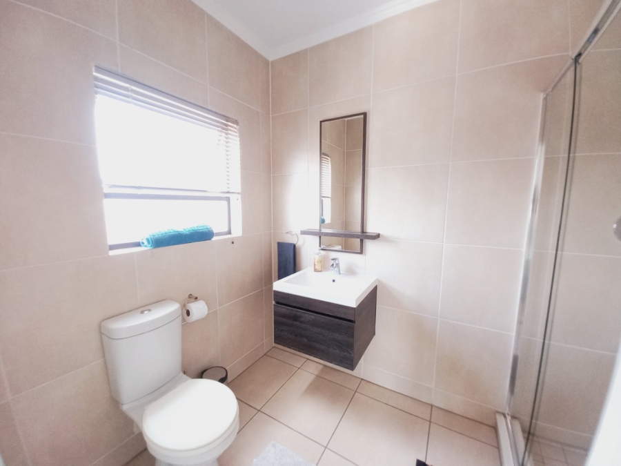 2 Bedroom Property for Sale in Greenstone Hill Gauteng