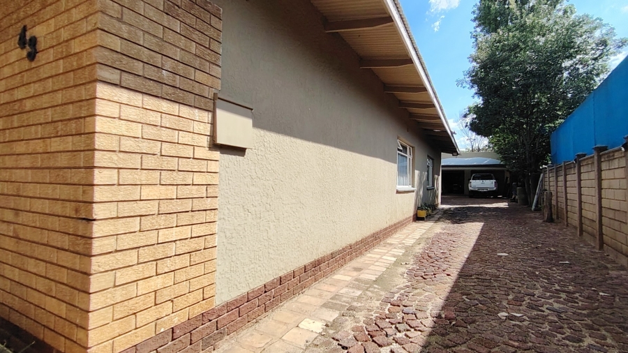 3 Bedroom Property for Sale in Rothdene Gauteng