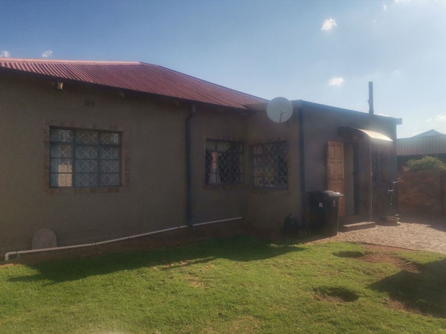4 Bedroom Property for Sale in Geduld Ext 1 Gauteng