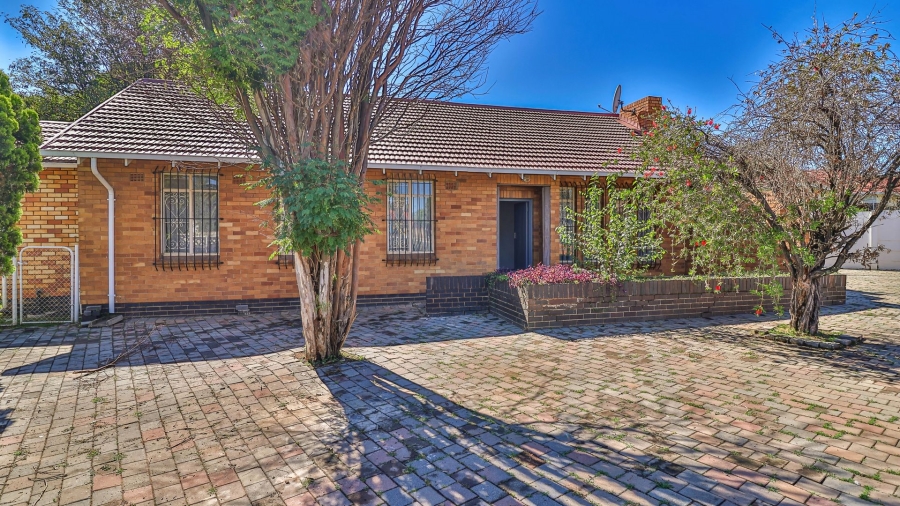 3 Bedroom Property for Sale in Robertsham Gauteng