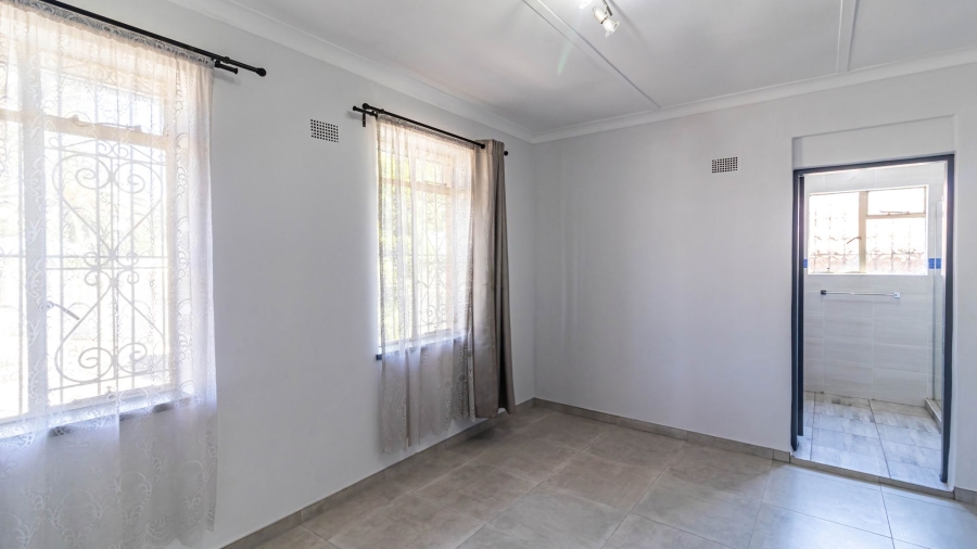 3 Bedroom Property for Sale in Robertsham Gauteng