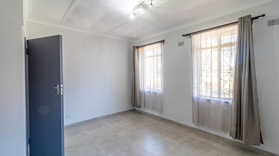 3 Bedroom Property for Sale in Robertsham Gauteng