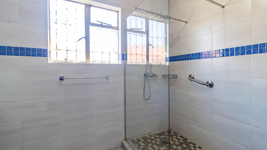 3 Bedroom Property for Sale in Robertsham Gauteng