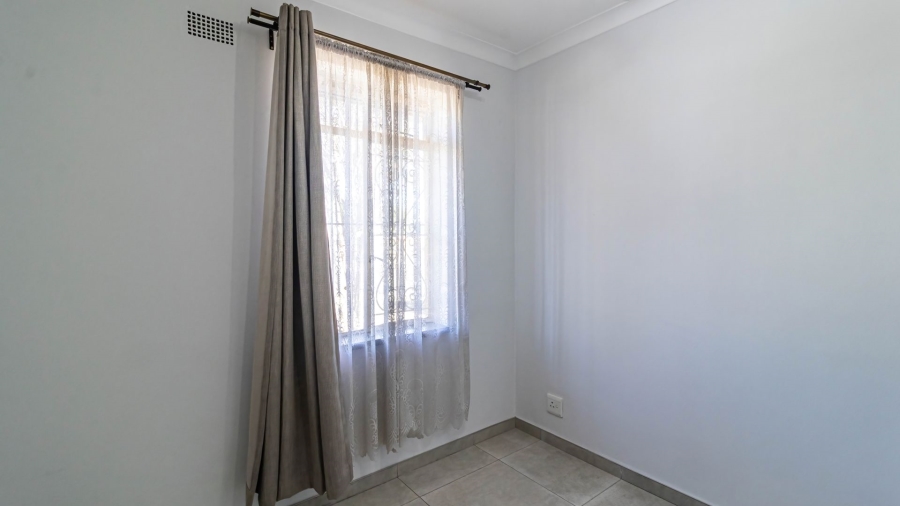3 Bedroom Property for Sale in Robertsham Gauteng