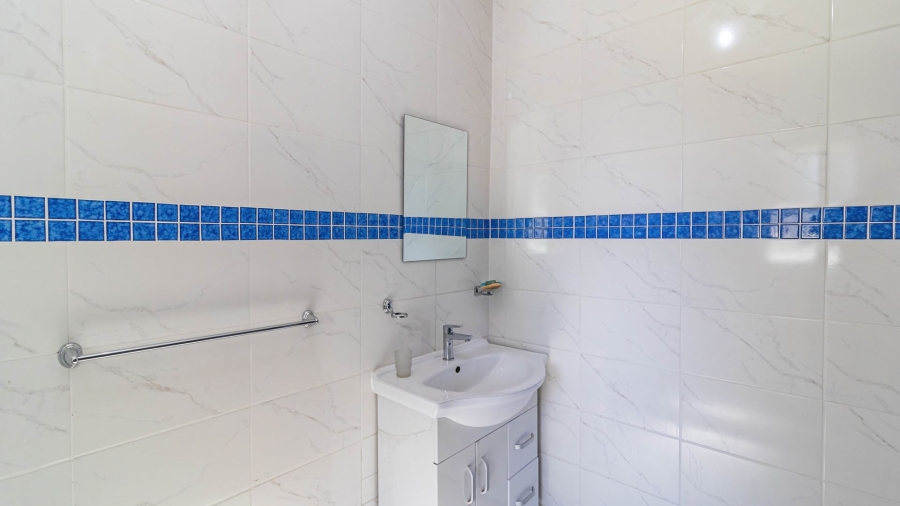 3 Bedroom Property for Sale in Robertsham Gauteng