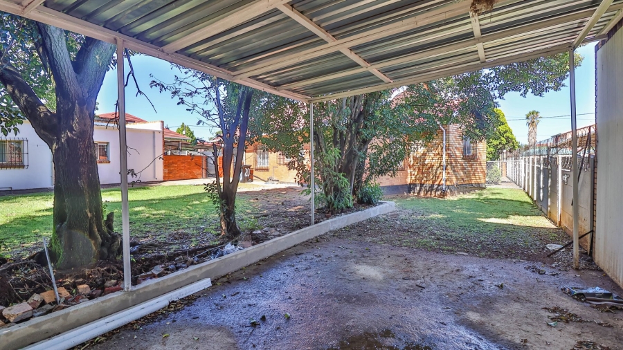 3 Bedroom Property for Sale in Robertsham Gauteng