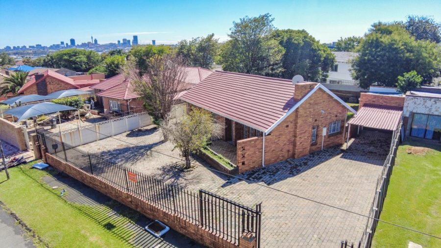 3 Bedroom Property for Sale in Robertsham Gauteng
