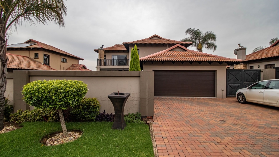 4 Bedroom Property for Sale in Glen Marais Gauteng