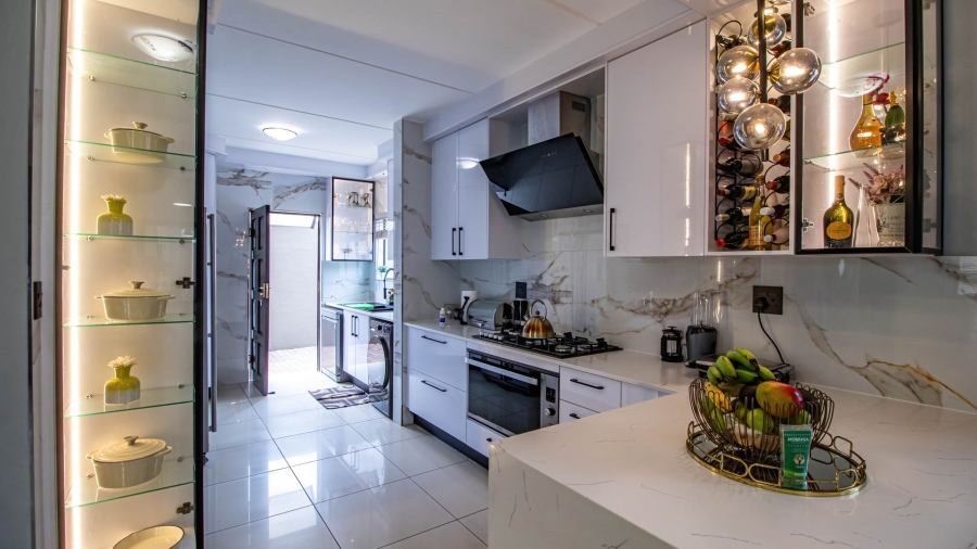 4 Bedroom Property for Sale in Glen Marais Gauteng