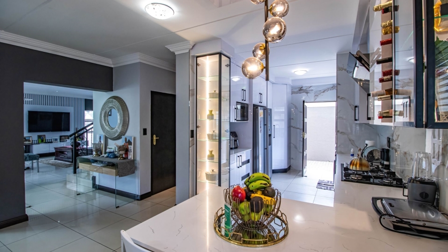 4 Bedroom Property for Sale in Glen Marais Gauteng