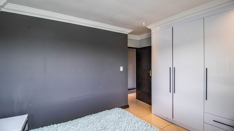 4 Bedroom Property for Sale in Glen Marais Gauteng